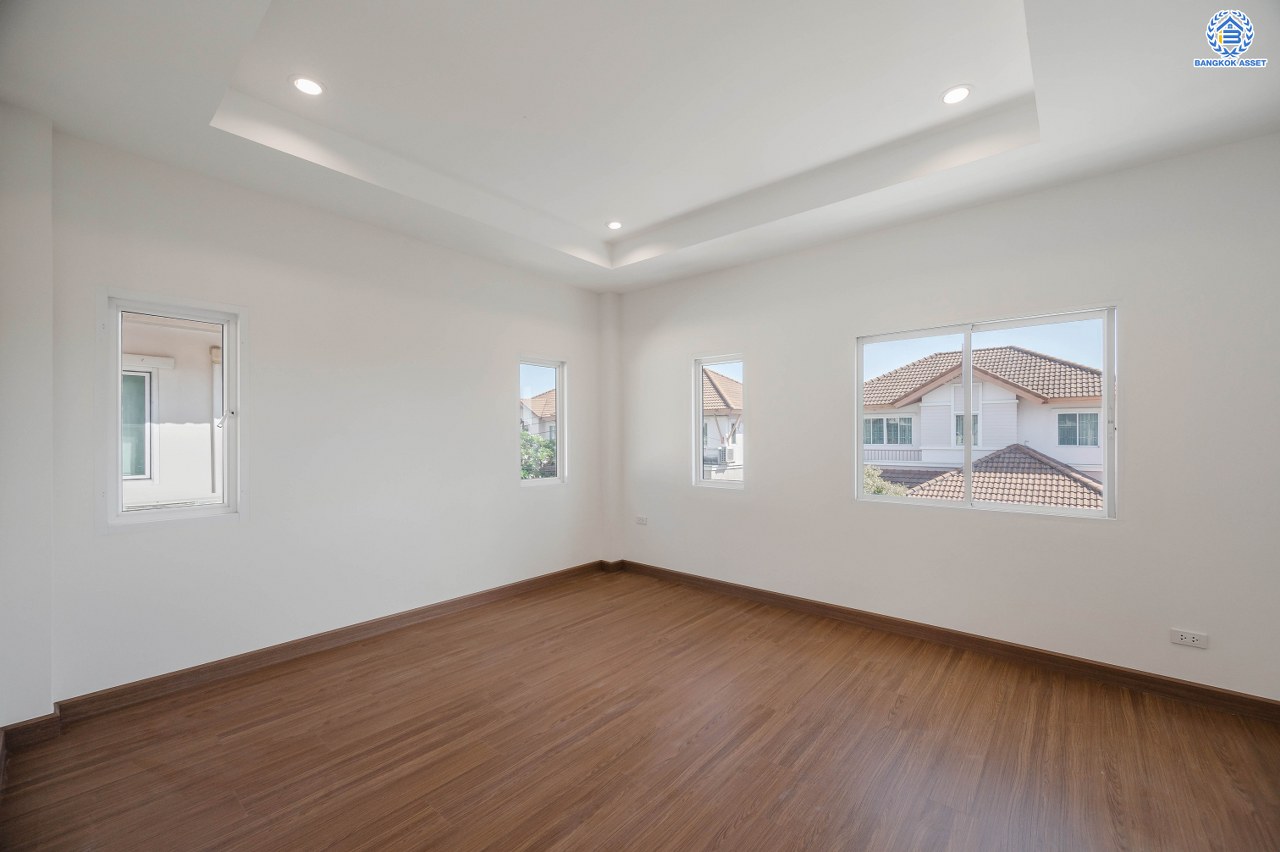 บ้านมือสองตกแต่งใหม่ โครงการ ปริญญดา เกษตร-นวมินทร์ หลังมุม เนื้อที่ 40.5 ตร.ว. ฟังก์ชัน 3 ห้องนอน 3 ห้องน้ำ 2 ที่จอดรถ บ้านทำเลเมือง การเดินทางสะดวกเชื่อมต่อถนนประเสริฐมนูกิจ ถนนรามอินทรา ถนนพหลโยธิน ใกล้เซ็นทรัล อีสต์วิลล์ โรงเรียนเลิศหล้า และใกล้จุดขึ้นทางด่วน "ฉลองรัช"